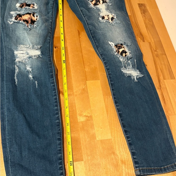 Women’s Judy Blue Distressed Skinny Jeans Leopard Patch Size 15/32 - Picture 11 of 11